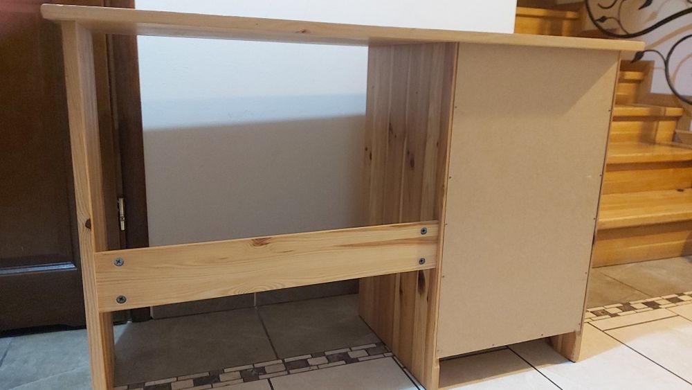 Biurko drewniane sosnowe IKEA, bardzo dobry stan, meble dziecięce