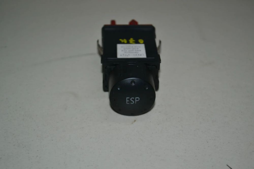 AUDI TT 8N PRZEŁĄCZNIK WŁĄCZNIK ESP 8N0927134