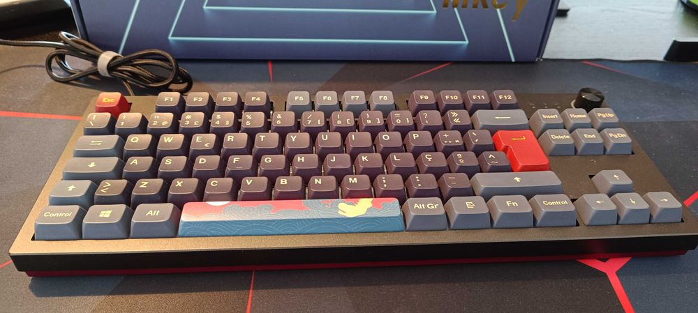 Teclado Mecânico Montech Darknes TKL [Como Novo]