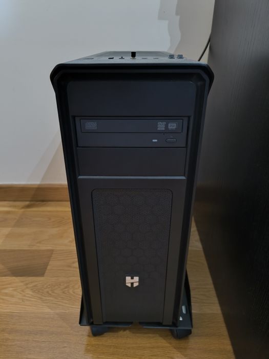 PC Gaming i5-8600k + EVGA GeForce RTX 3060 Ti FTW3 ULTRA