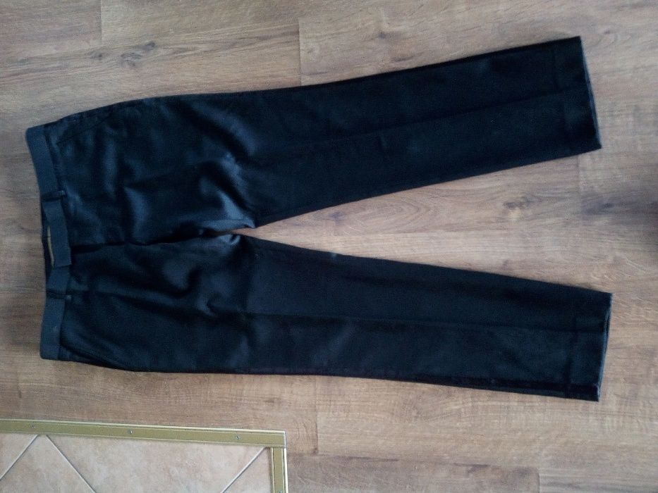 Nowy męski czarny garnitur L'ACOLE r.52/176cm