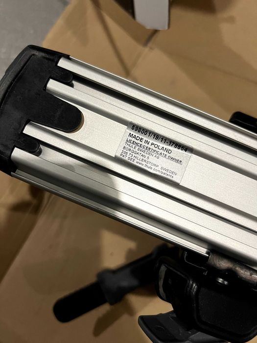 W stanie jak nowe Thule Wingbar Evo 127 (bagażnik dachowy) + Thule Proride 598 (trzy uchwyty na rowery)