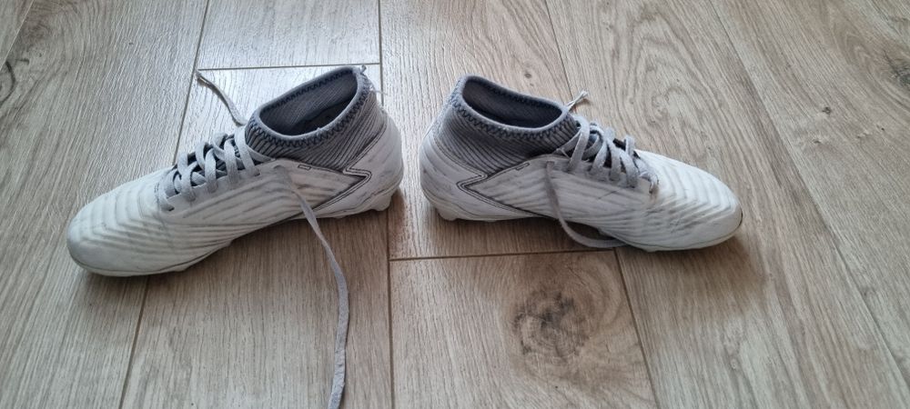 Buty do piłki/korki adidas rozm.34