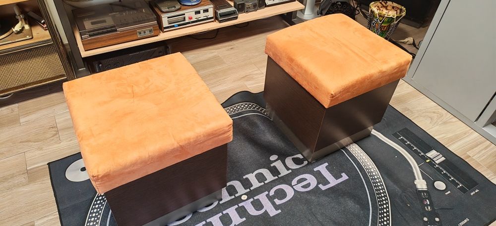 Conjunto de bancos com arrumação