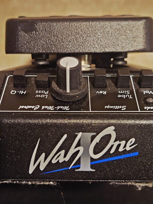 EBS Wah One Bass - kaczka i volume pedal do gitary basowej