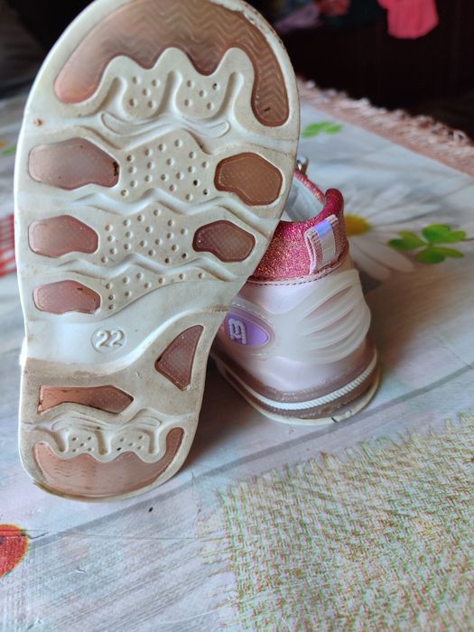 Дитячі босоніжки на дівчинку