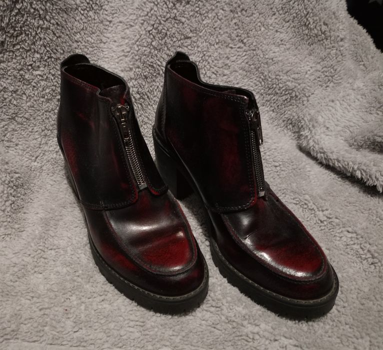 Чорно-червоні  жіночі чоботи на підборах