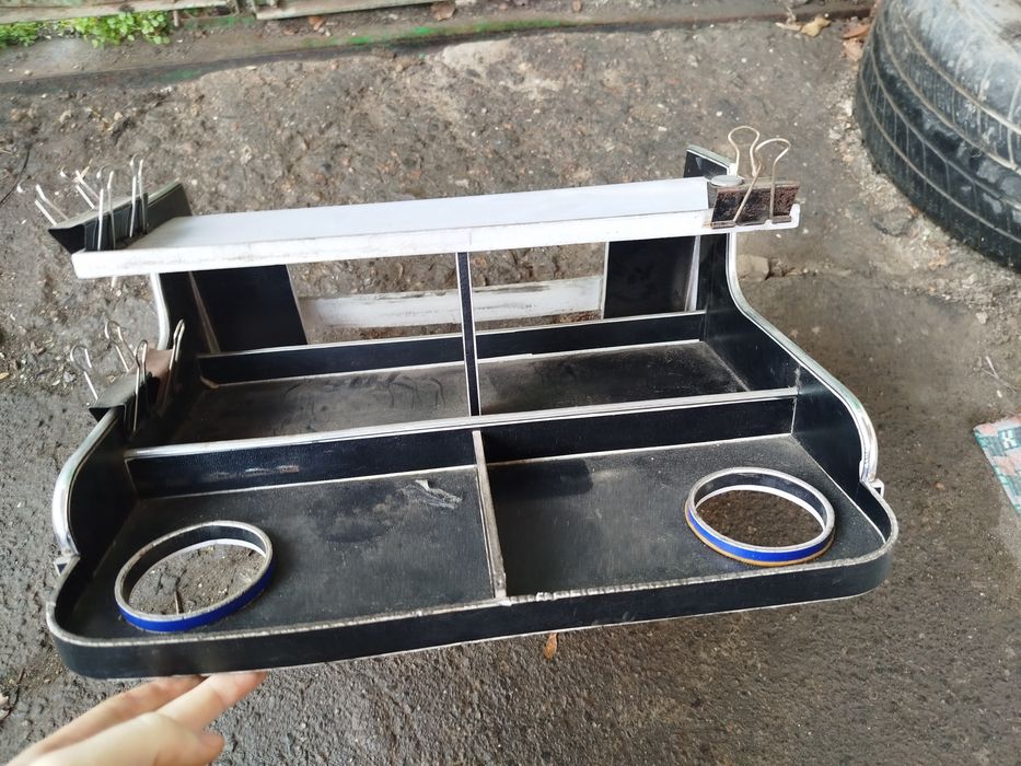 Столик для тарпеды в автобус