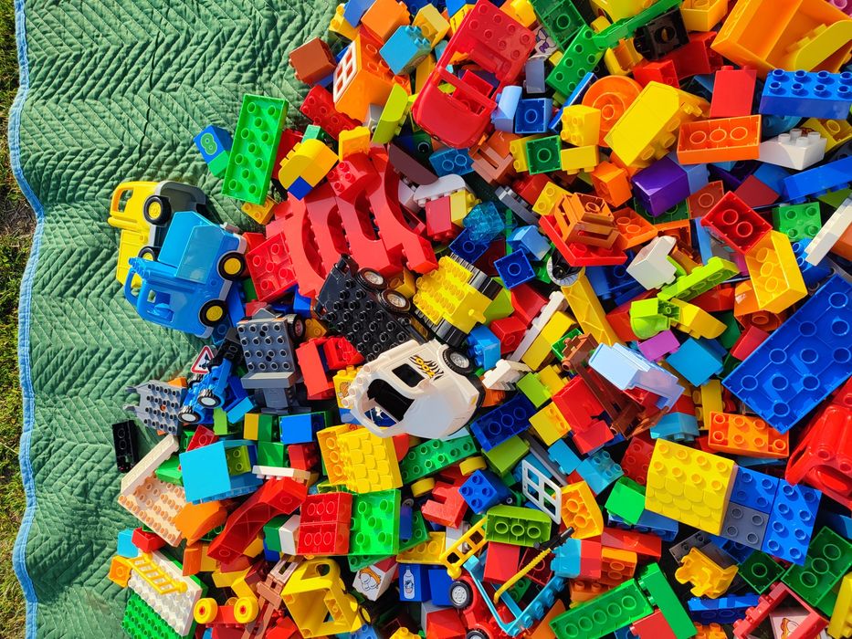 LEGO Duplo mix ponad 10 kg figurki zwierzątka pojazdy