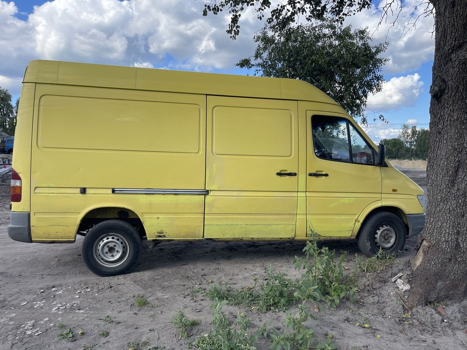 Грузовий спринтер  212D