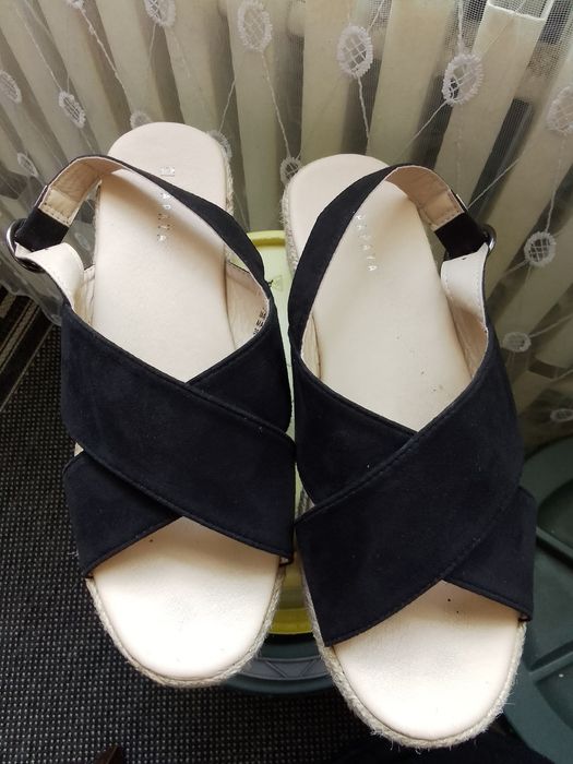 Продам Жіночі Босоніжки