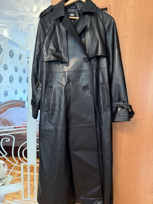 Продам плащ размерS новый