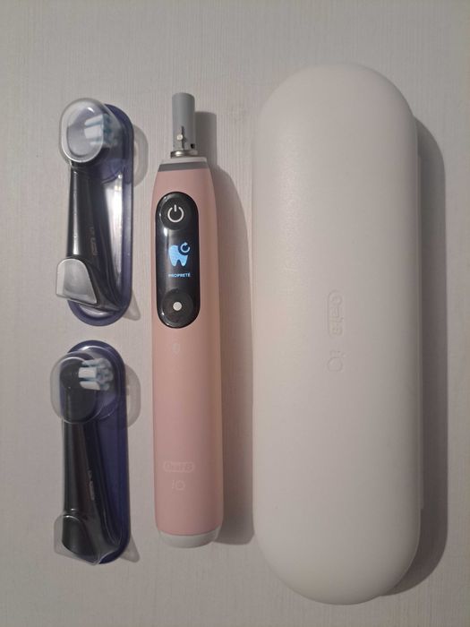 Oral-B iO Series 6N – Szczoteczka magnetyczna różowa + etui
