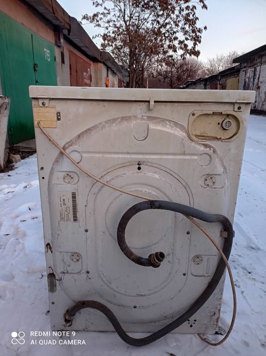 Продам рабочую стиральную машинку