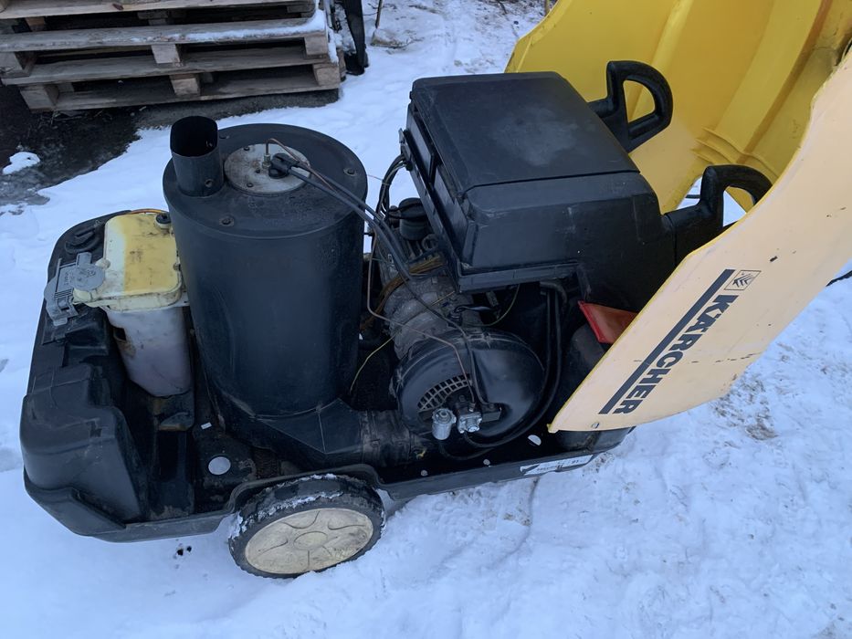 Мийка з підігрівом Керхер Karcher HDS 895 4M Eco