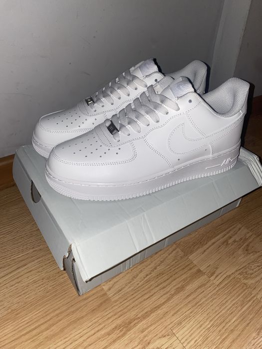 Nike Air Force 1 – Białe – Rozmiar 43