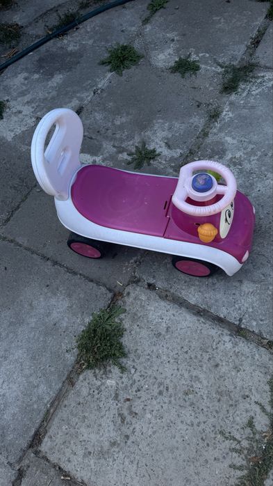 Машинка-толокар для дівчинки