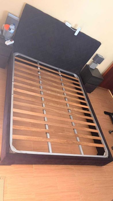 Estrutura cama de casal + Colchão Aloe vera + Mesas cabeceira