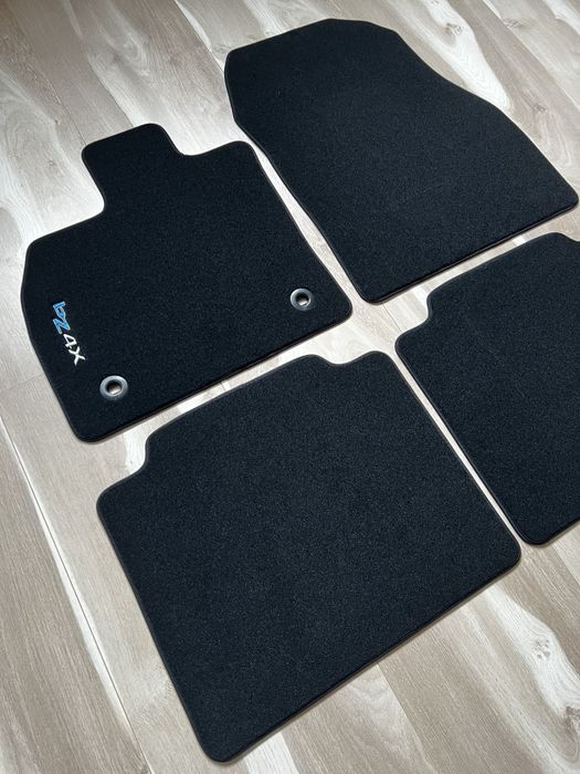 Toyota bZ4X Nowe Oryginalne Dywaniki welurowe