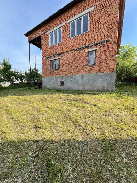 Продається 2-поверховий будинок с. Коросне, біля Перемишлян