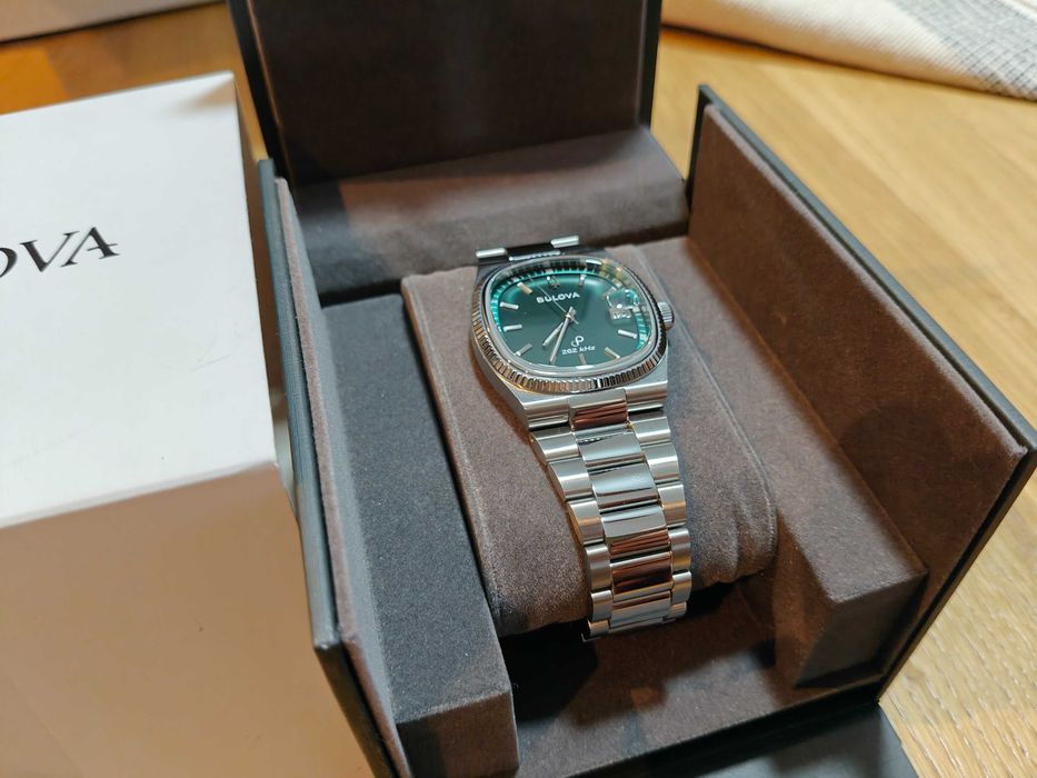 Bulova Super Seville 96B439 - zielona tarcza