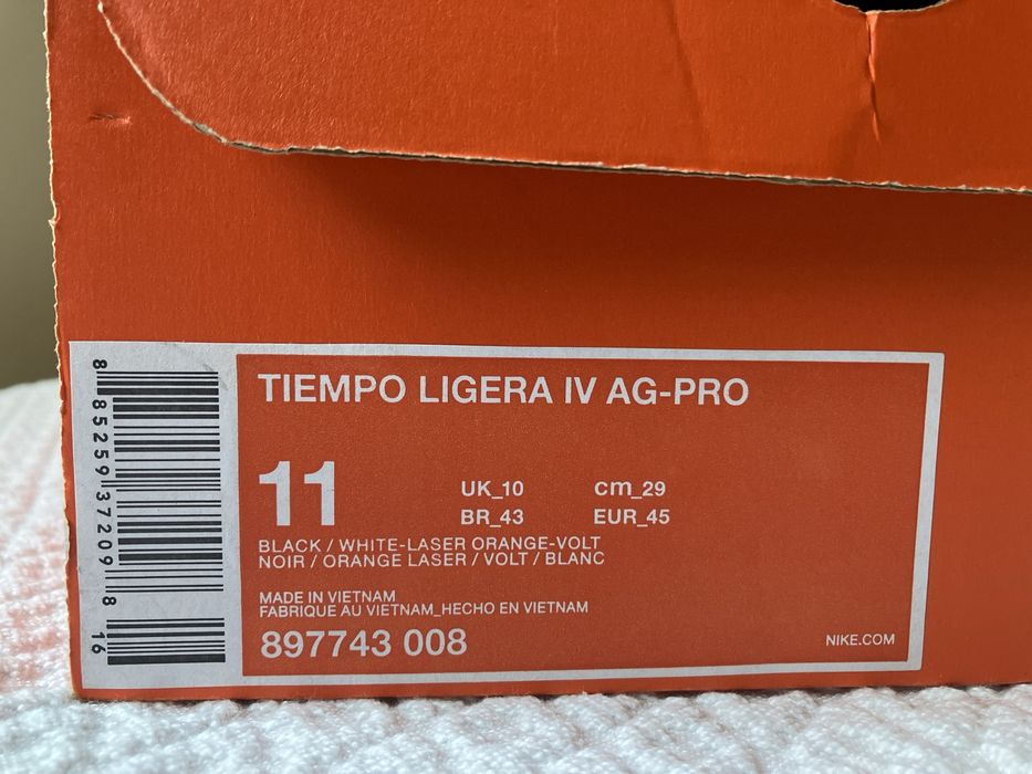Chuteiras “Tiempo Ligera IV AG-PRO”