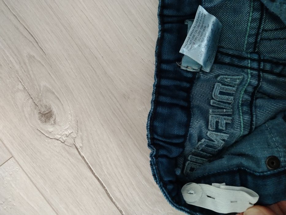 Dwie pary spodni dla chłopca w rozmiarze 74