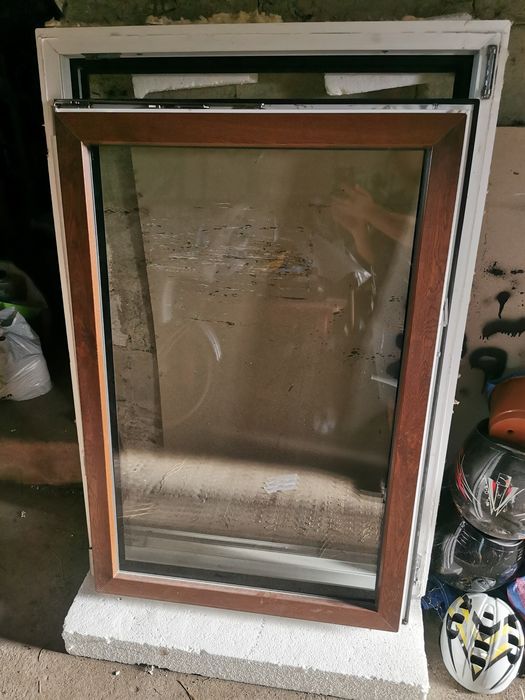 Okno ścienne 90/120