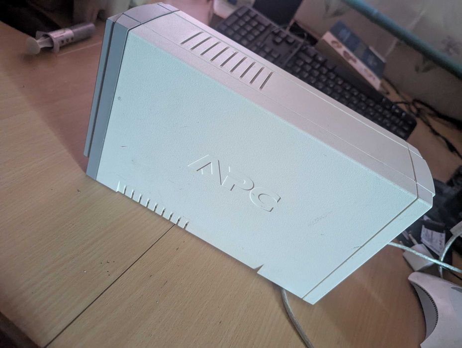 ДБЖ APC Back-UPS CS 500VA / 300W (BK500EI) — без АКБ, робочий