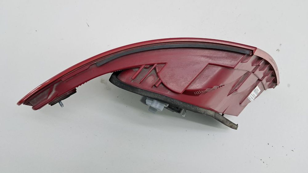 Фонарь задний правый стоп Mercedes W204 2007-2011 A2048202064