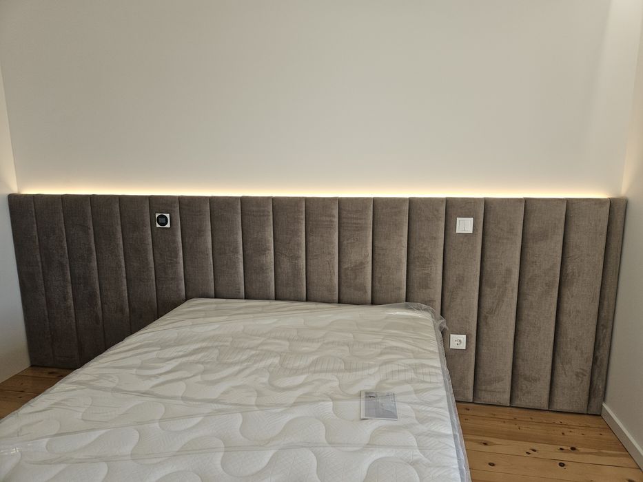 Cama com colchão e alçapão