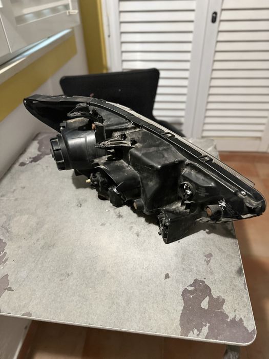 Farol lado esquerdo Mitsubishi ASX