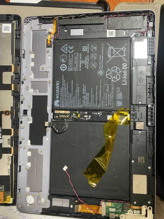 Продам планшет Huawei MediaPad M5Lite 10” 4/64GB(не робочий)