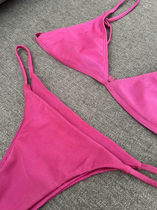 bikini cor de rosa