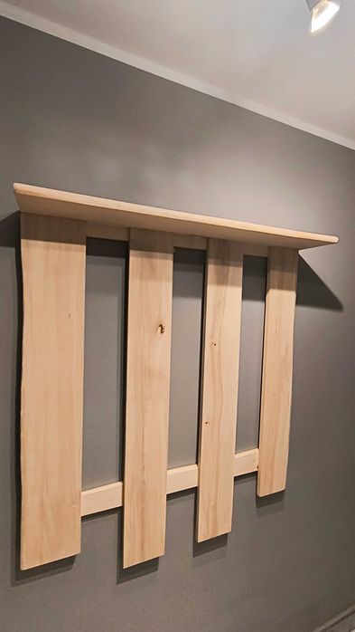 wieszak  na sciane -lite drewno