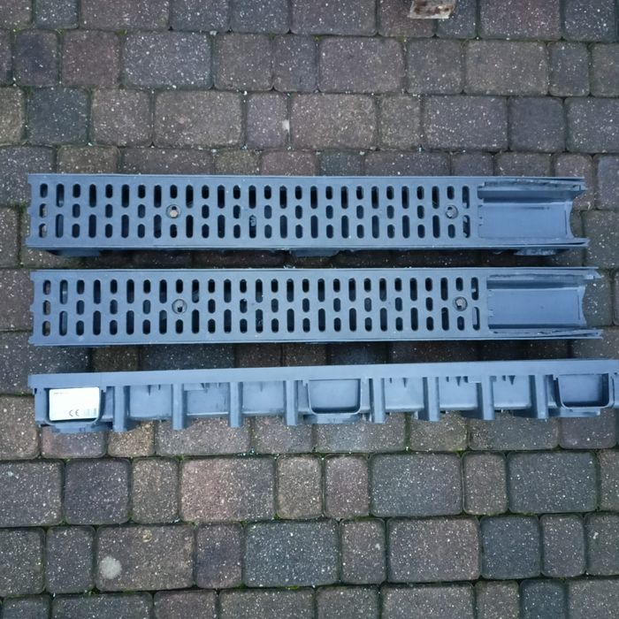 Korytka odwadniające do kostki brukowej