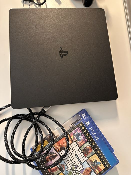 Sony PlayStation 4 slim 1 T (PS4) + 2 джойстики + зарядка
