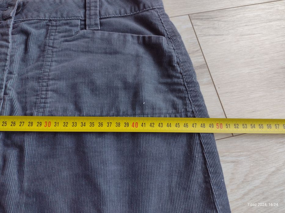 Włoska spódnica ze sztruksu zimowa r.M nowa