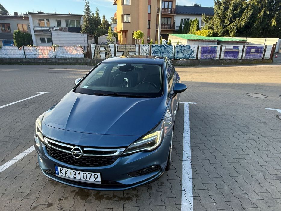 Opel Astra Sprzedam. Drugi właściciel. Samochód serwisowany zgodnie z przepisami.