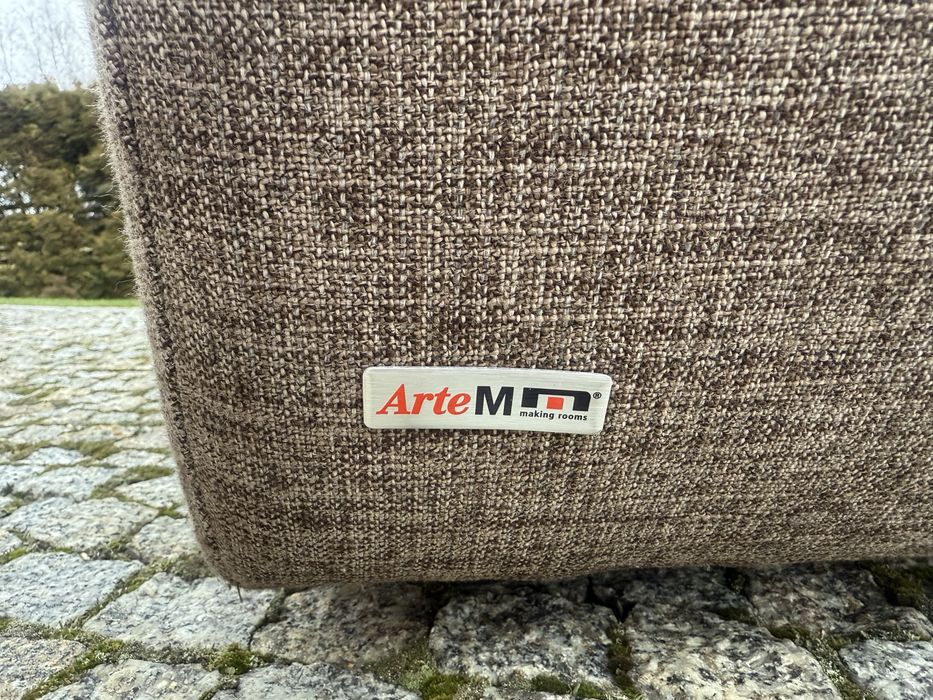 Zestaw wypoczynkowy deóch kanap renomowanej niemieckiej firmy.