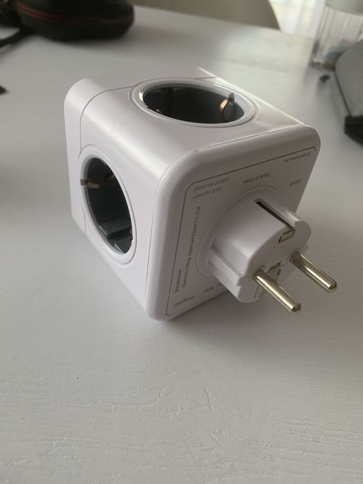 Trójnik rozgałężnik elektryczny