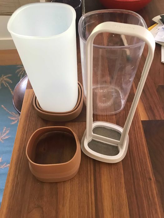 Recipiente para preparar bebidas vegetais Lékué