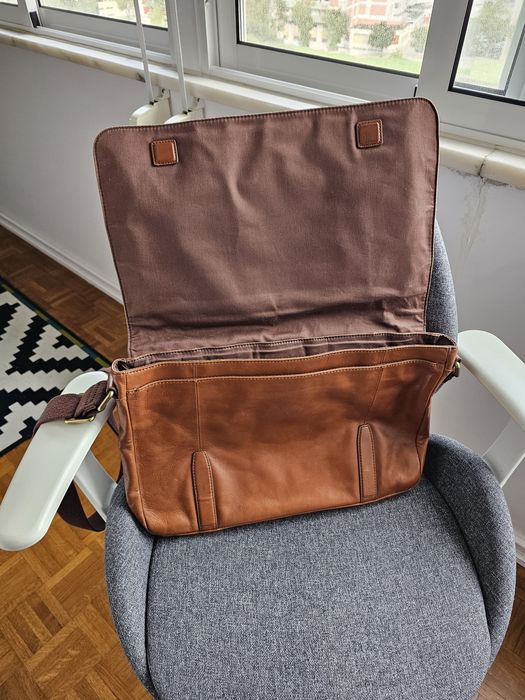 Mala Fóssil em pele