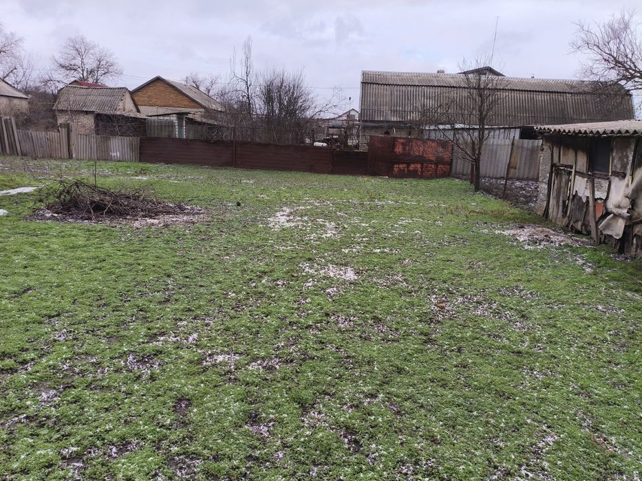 Продам дом в под ремонт.