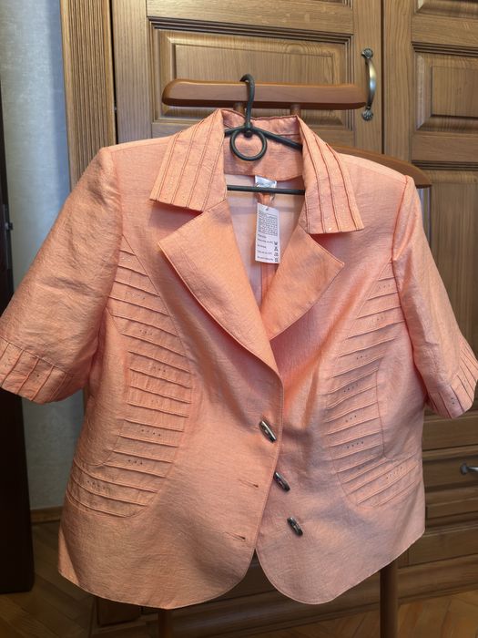 Костюм з піджака та юбки,54-го розміру