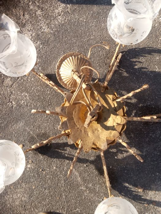 Vendo candeeiro muito bonito dourado