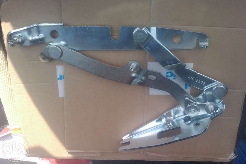 Петли багажника Ауди Audi 80-90 B3/B4 завесы Germany оригинал Audi.