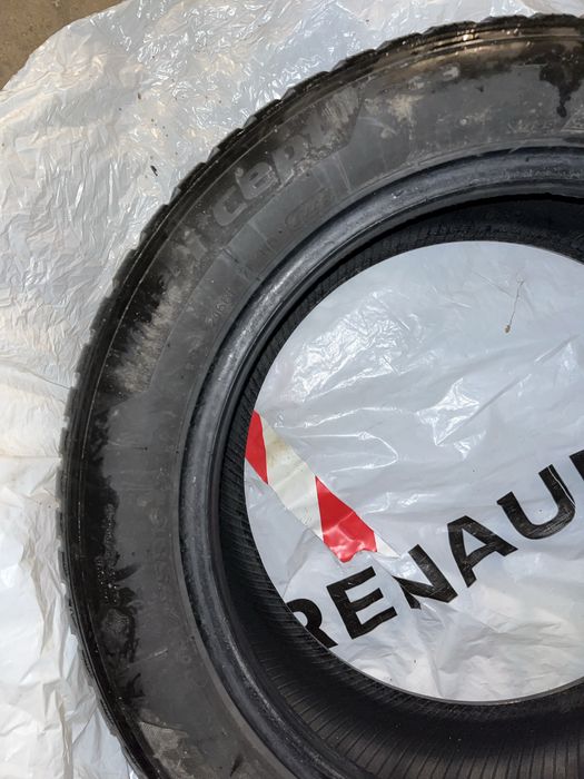 Opona zimowa HANKOOK 205/55R16.