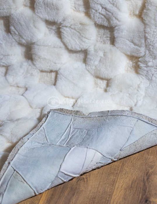 Narzuta ze skóry owczej strzyżonej island 160x200 #mała biała kostka