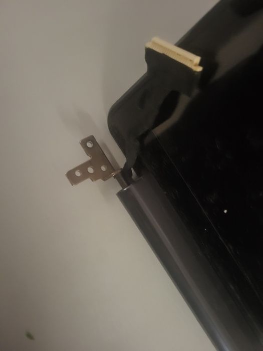 4Sprzedam klapę matrycy zawiasy pasmo do laptopa HP Pavilion DV7.